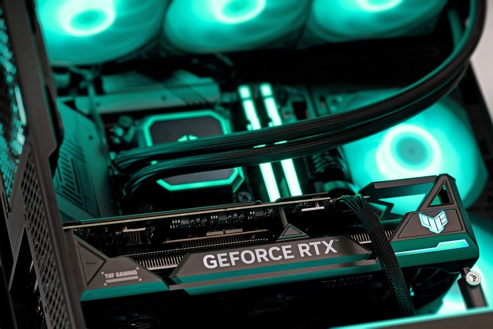 Actina 5901443416449 PC AMD Ryzen™ 7 7800X3D 32 Gt DDR5-SDRAM 1 Tt SSD NVIDIA GeForce RTX 5070 Windows 11 Home Midi Tower Musta